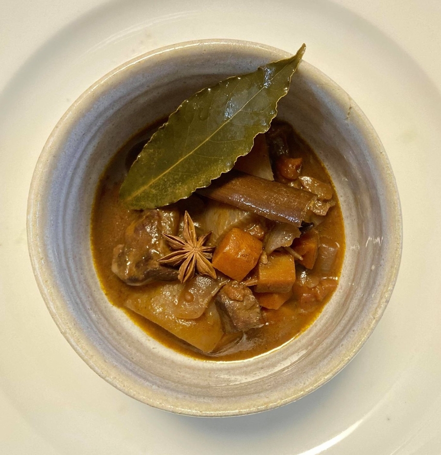 ラムのヴァンショー(ホットワイン)煮込み