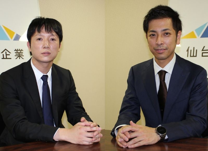 アークHDの粕川社長(左)とアプトリーの歌川社長(右)