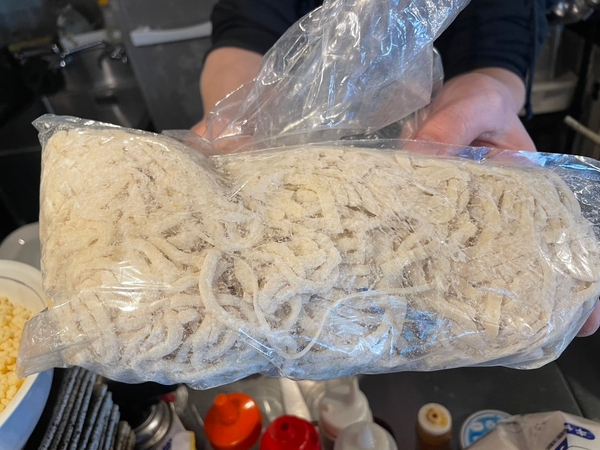 うどんタイプの麺