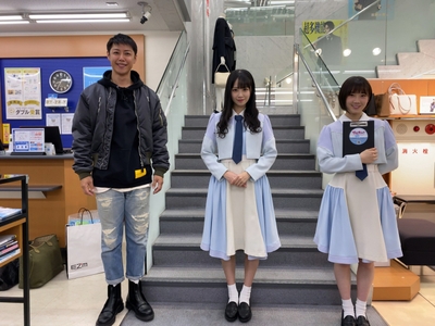 (左から)さいねい龍二・中村舞(STU48)・MC 甲斐心愛(STU48)
