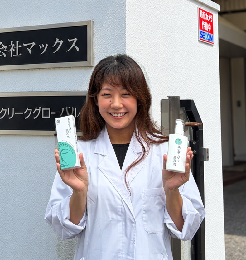 主役は仏様…ではなく美容液だった！？
使ってみたら、「中の液だけほしくなった」の声から誕生
やまとcosmetic「美容マスクの美容液」9月30日発売