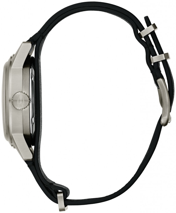 96A246 ブランドアイコンをりゅうずに施す