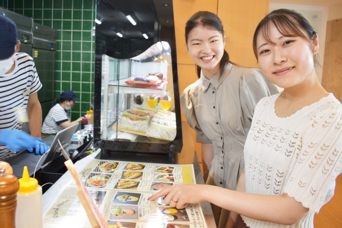 試食会に参加の学生