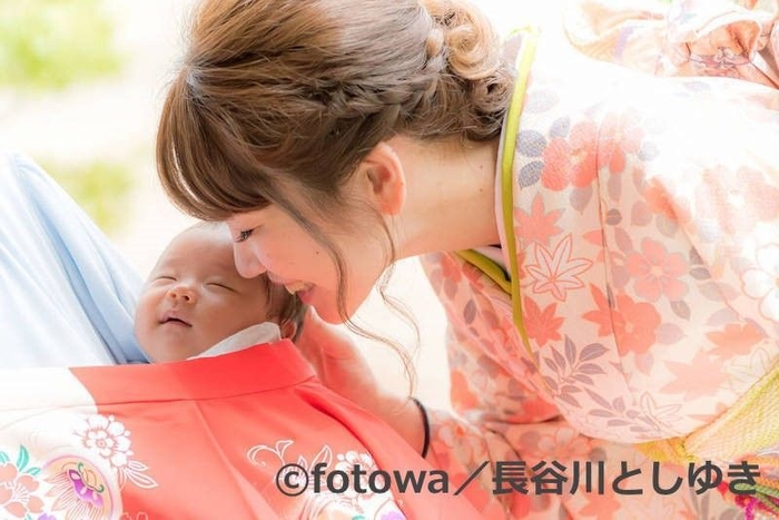 fotowaで神社の雰囲気や家族の表情などありのままを残す