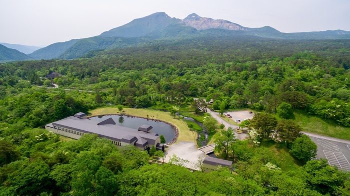 特徴2:磐梯山が見える庭園