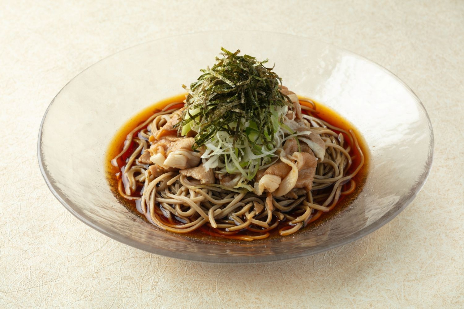 さいさき屋 築町店がグランドメニューを刷新。「自家製 生そば」に加え、「新名物」や「酒のつまみに」適した一品料理を拡充