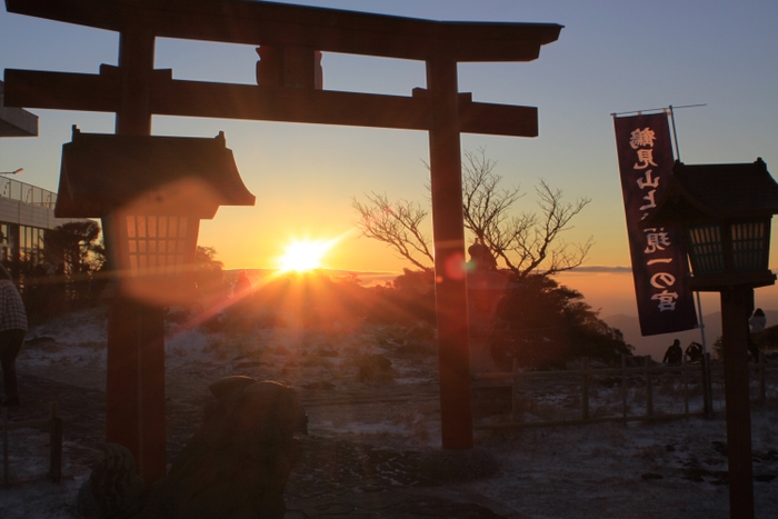 鶴見岳山上から見た初日の出