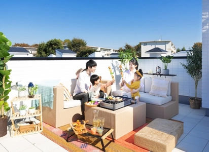 マンションよりも戸建てが買いやすい時代？ “住宅すごろく”で、都心分譲マンションから戸建てへ住み替え　 おうちキャンプができる「リゾート邸宅」人気が倍増