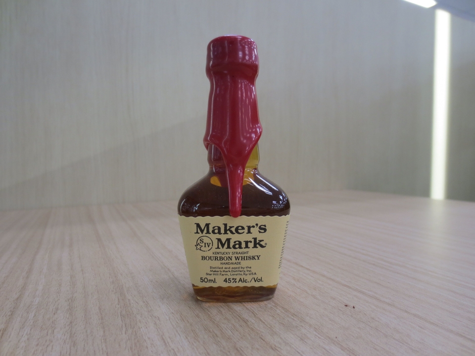バーボンウイスキー メーカーズマーク (ミニチュア)
