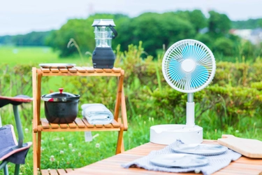 “持ち運べてどこでも涼しい”夏のキャンプを快適に　 折り畳める充電式アロマ扇風機『MOANii』　 最大42％割引にて8月17日(火) MAKUAKEより予約受付開始！