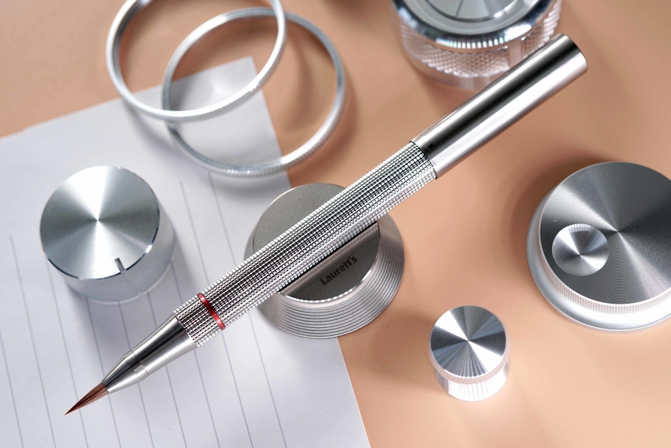 完全削り出しボディ