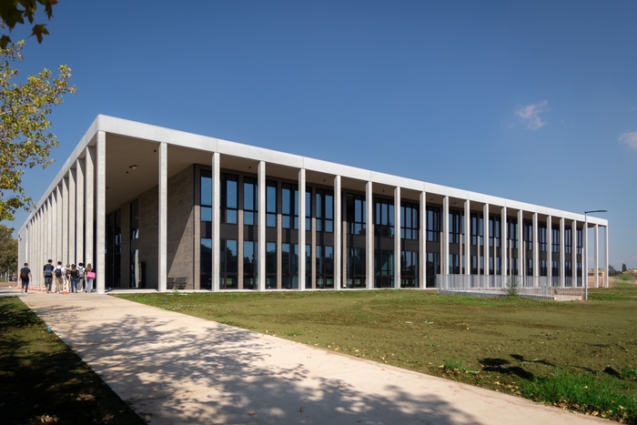 ビオメディコ大学キャンパス写真