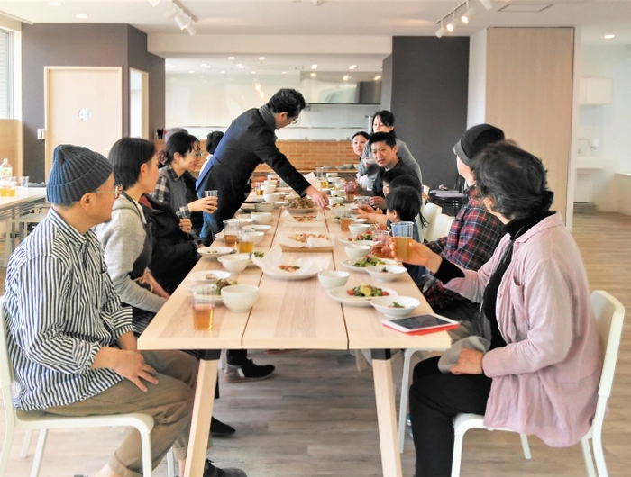 まちのもり本町田 ラウンジでのワンシーン