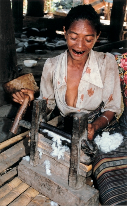 Photo.05 イカット作りのようす(撮影:江上幹幸)