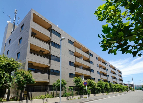 全国住宅産業協会「第10回優良事業表彰」リノベーション部門、 株式会社リビングライフの一棟丸ごとリノベーション 「リリファ川崎ブライトクロス」が受賞