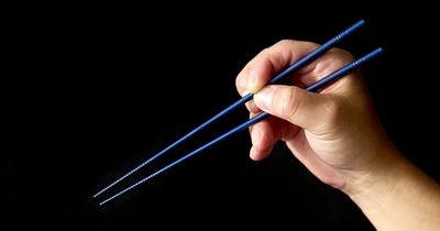 Makuake支援総額835万円突破！ 箸先約1.7mm×0.2mm微細加工で「掴みやすさ」を追求した 64チタン箸「蒼律」