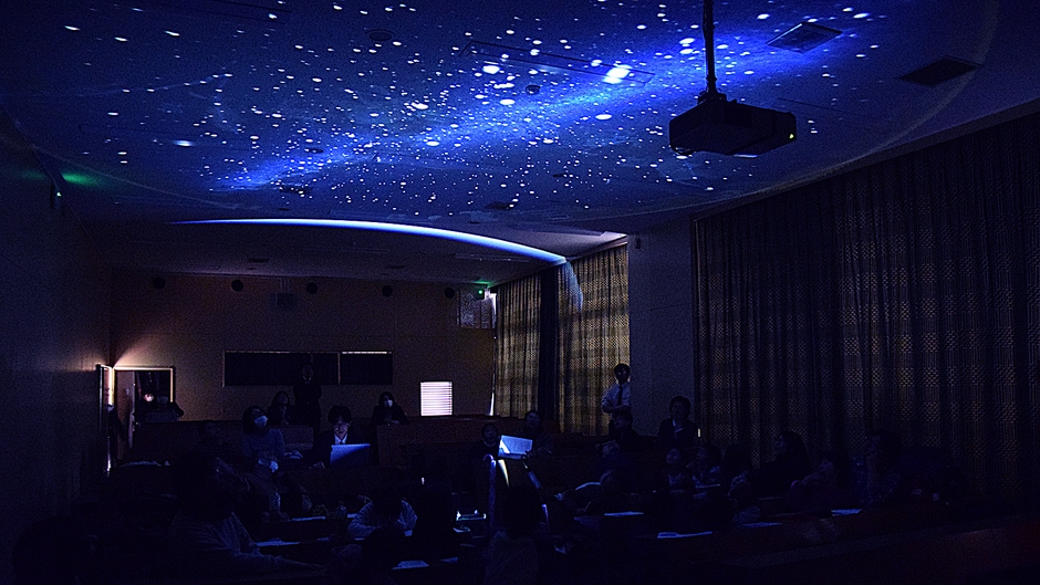 天井プラネタリウムの様子（会場は別の会場です）