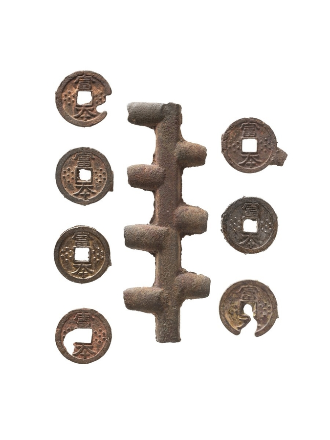 【画像3】富本銭と鋳棹（いざお）