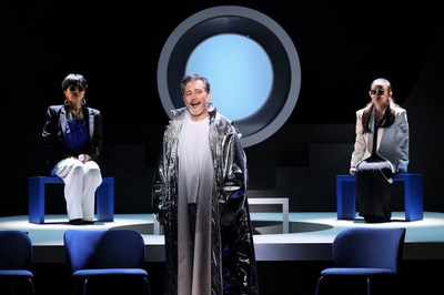 文学座公演『もうひとりのわたしへ』舞台写真(撮影：宮川舞子) 2
