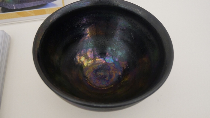 美しい光彩が見られます。