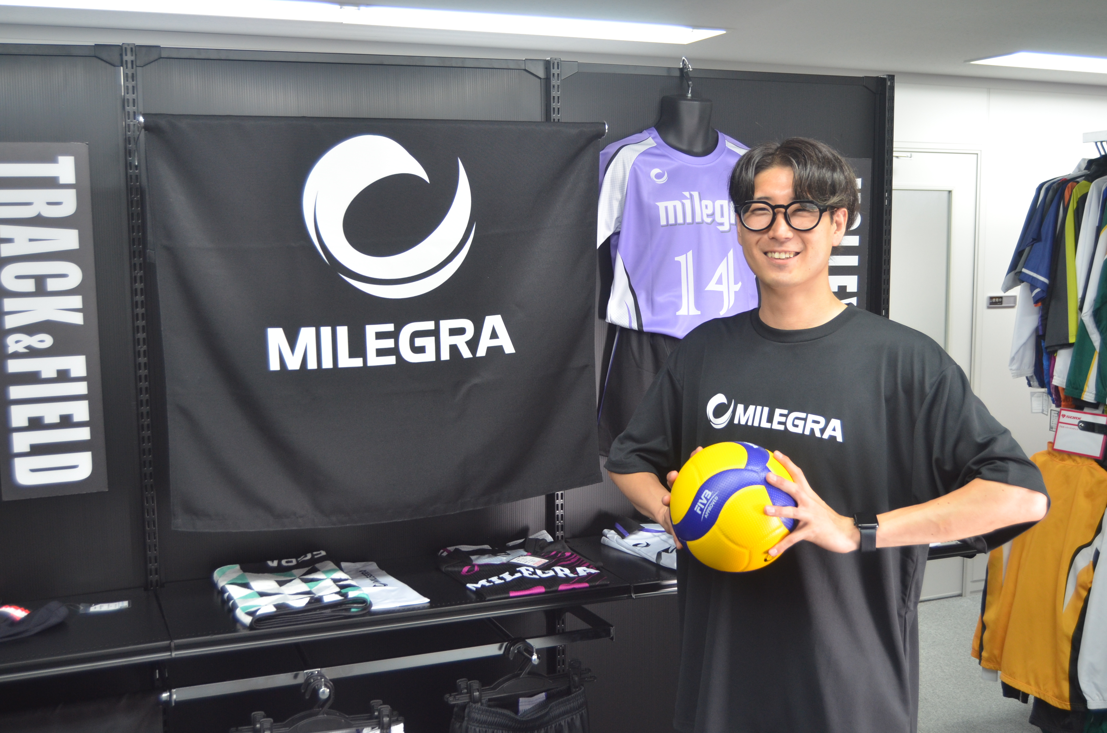 「MILEGRA」がバレーボールインフルエンサーのエグチとブランドアンバサダー契約を締結！