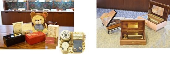 【左】神戸オルゴール 【右】中高級品オルゴール