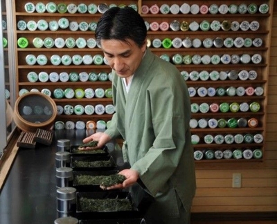 真茶園八代目 松田 真彦当主