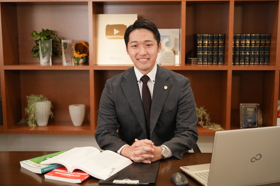 福岡支部長・弓場慧弁護士