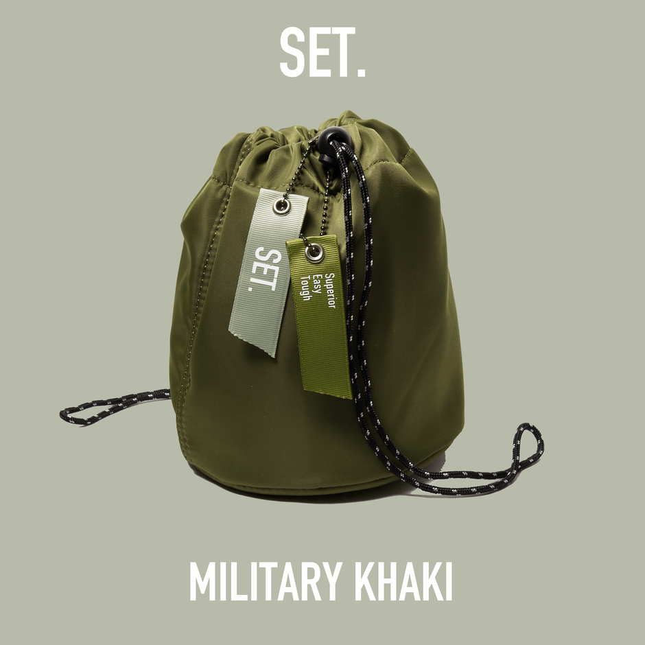 ミリタリーカーキ