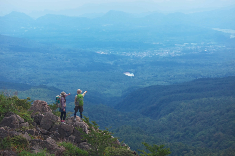 小浅間山の夏路を辿るトレッキング