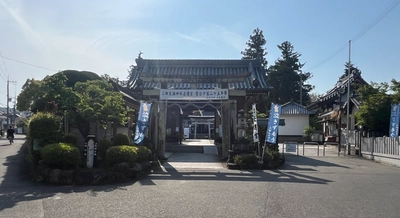 京都の焼き栗販売 株式会社京丹波　 老朽化が進む三田天満神社(兵庫)の舞殿床を奉納