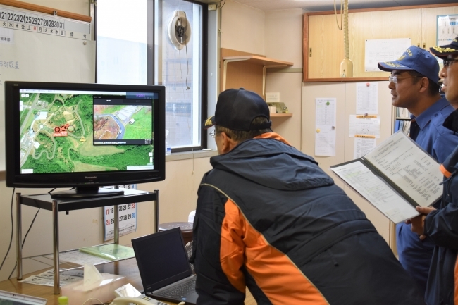 災害現場の情報は、本部にてリモート中継(令和元年度 岩手県一戸町総合防災訓練より)