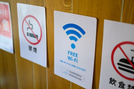 フリーWi-Fi・ネットカフェでも開示請求は可能？投稿者を特定する全手順と判例付き解説