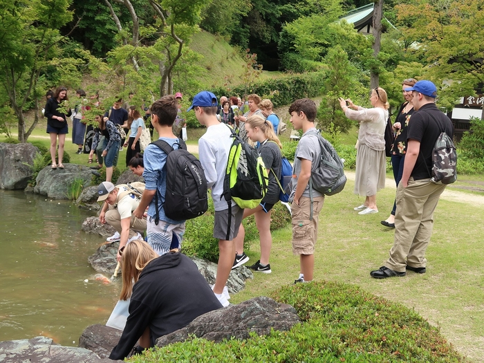 日本庭園を散策