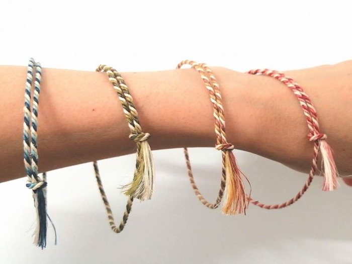 草木染めのからむし繊維を綯う 草縄腕輪づくり