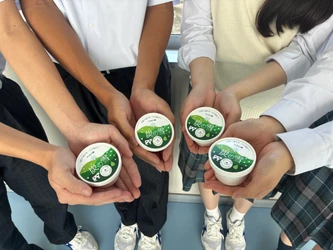 「黒いジェラートで、地域を黒字に。」米沢の高校生が 「炭の雪」を開発　 炭×ヨーグルト×山形県産ラ・フランスの新商品、 9月26日に200個限定で販売