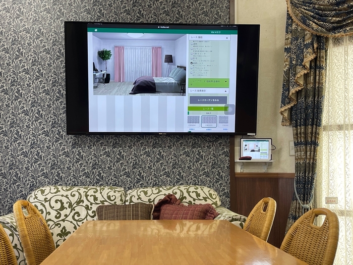 大型ディスプレイに映して(店内)