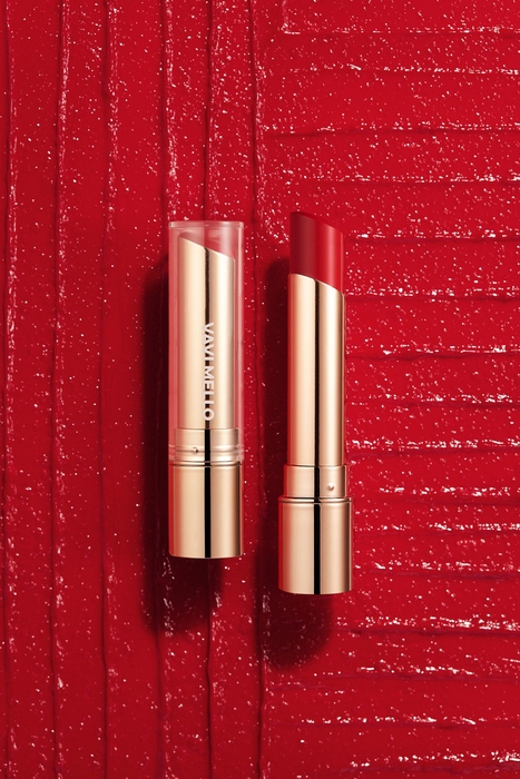 チェリーレッド