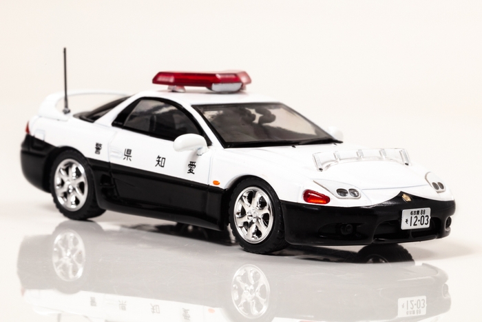 愛知県警察高速道路交通警察隊車両:右前