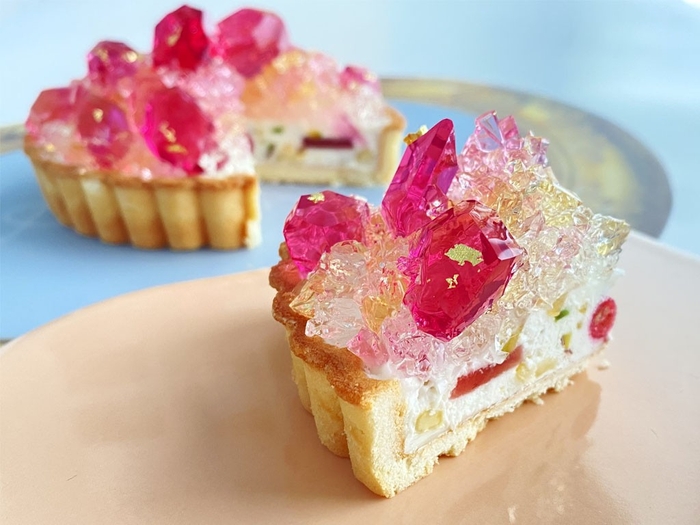 切り分けた断面も神秘的な輝き