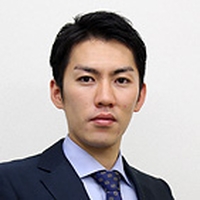 代表 小杉 駿介