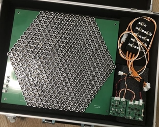 「指向性超音波スピーカー／大音圧出力タイプ」が発売！ 屋外でも騒音下での利用に対応。カスタマイズ限定