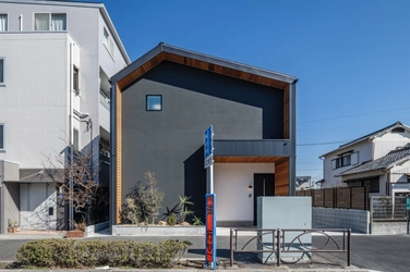 33坪に広がる開放的な“土間リビング”！趣味と日常を繋ぐガルバリウム外壁の家が葛飾区に完成