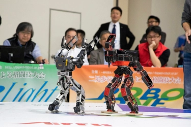 抽選で二足歩行ロボットが当たる！ 二足歩行ロボット格闘競技大会を9月28日、29日横浜にて開催