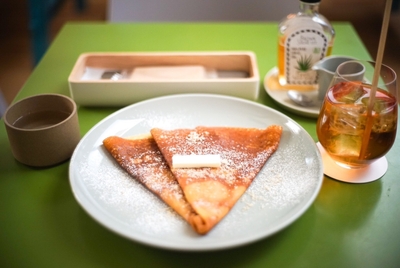 地元産の野菜を使った看板メニューのガレットやクレープ(1)