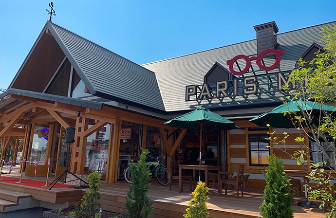 ログハウス型店舗 パリミキ・メガネの三城