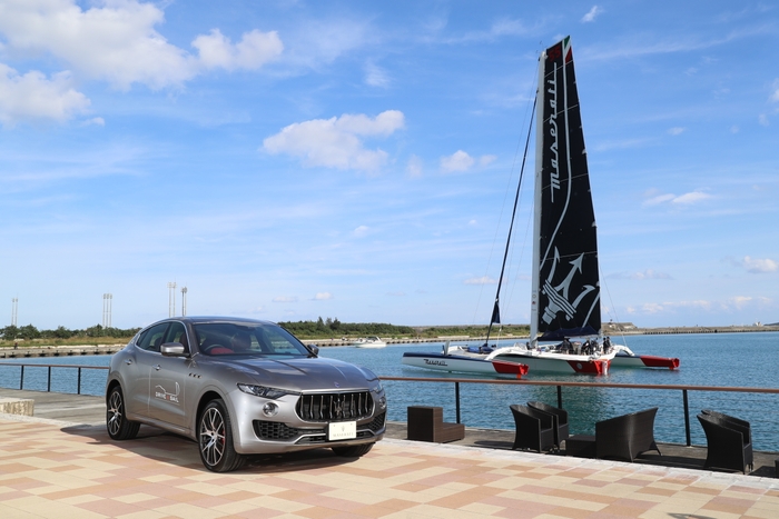 Maserati 001:マセラティ レヴァンテとマセラティ マルチ70号(与那原マリーナにて)