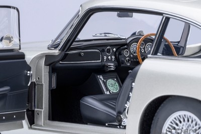 オートアート社製アストンマーチン DB5 「007/ゴールドフィンガー」