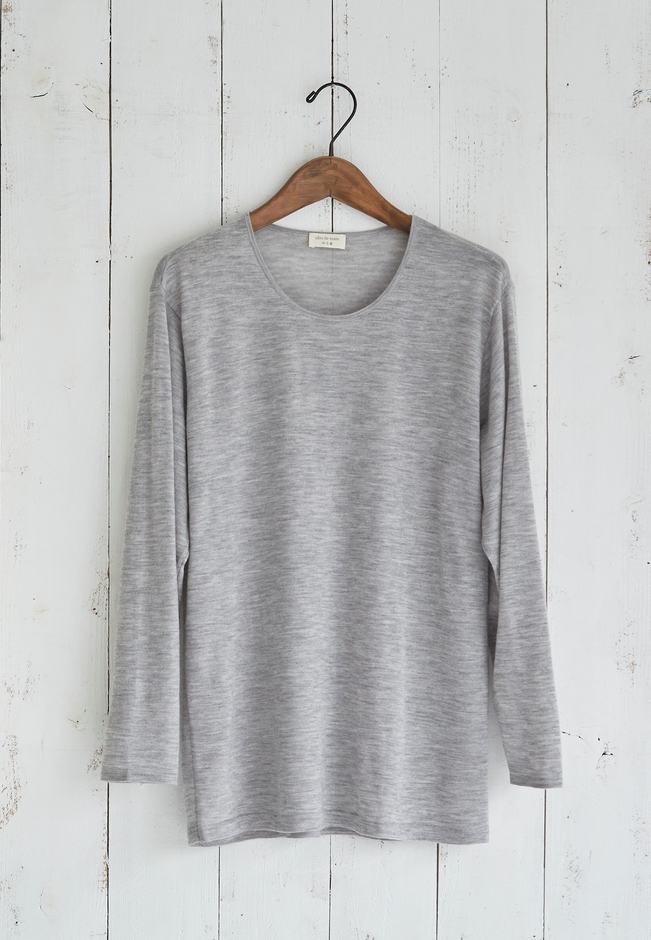 ～ゆる着～リラックスウェア(レディース・ライトグレー)／「暮らしとおしゃれの編集室」(主婦と生活社)／撮影：田中 信吾