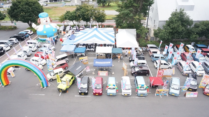 各メーカーの軽自動車が200台集合!